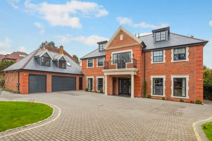 6 Bedroom Detached House To Rent In Burtons Way, Chalfont St. Giles HP8