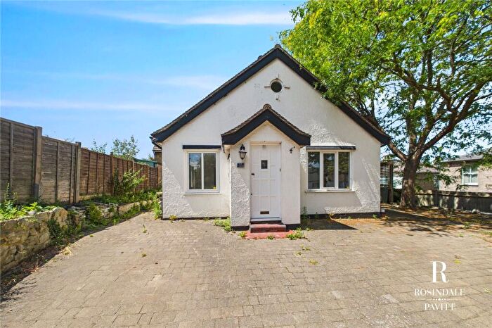 2 Bedroom Bungalow For Sale In Guy Road, Wallington, SM6