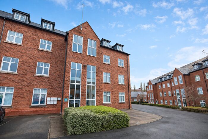 2 Bedroom Flat For Sale In Eastgate, Macclesfield, SK10