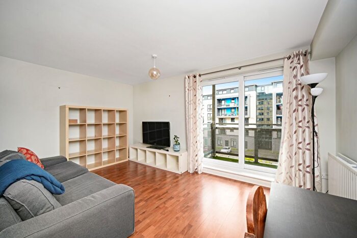 2 Bedroom Flat For Sale In / Hawkhill Close, Leith, Edinburgh, EH7
