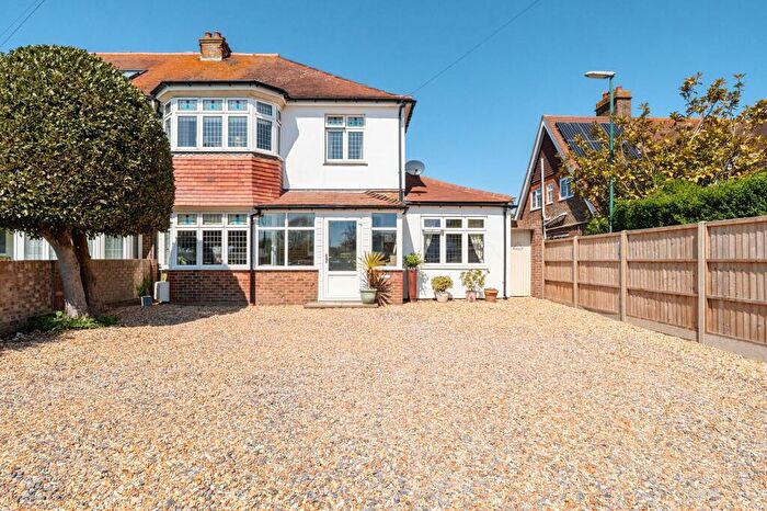 3 Bedroom Semi Detached House For Sale In Hawthorn Road, Bognor Regis, PO21