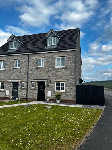 4 Bedroom Semi-Detached House For Sale In Heol Waunhir, Kidwelly, SA17