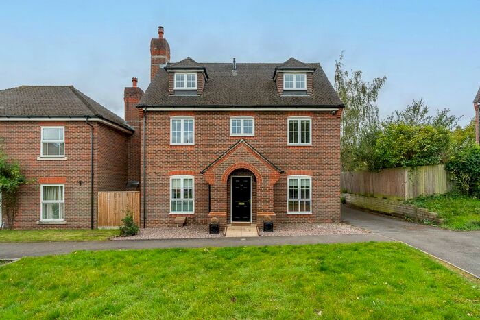 5 Bedroom Detached House To Rent In Jarvis Fields, Southampton, SO31