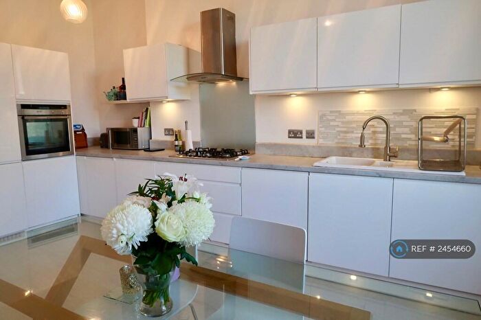 3 Bedroom Flat To Rent In Parkside Terrace, Edinburgh, EH16