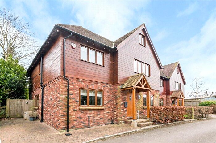 5 Bedroom Detached House For Sale In Stanbridge Lakes, Romsey, SO51
