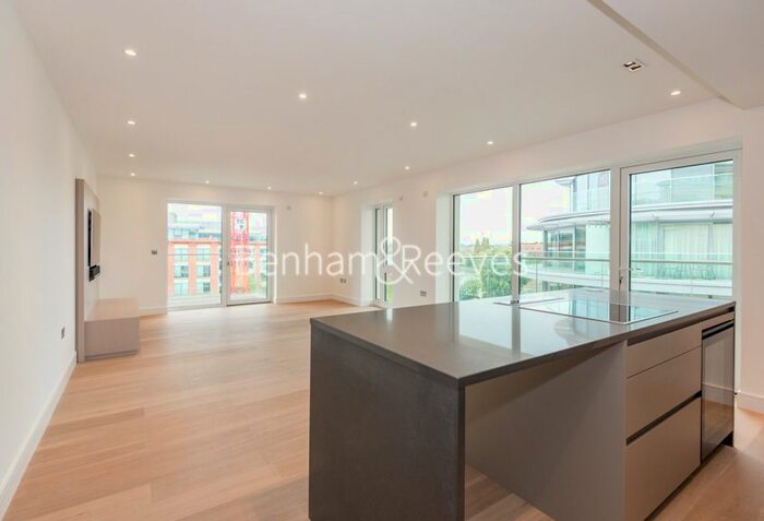 3 Bedroom Flat To Rent In Fulham Reach, Hammersmith, W6