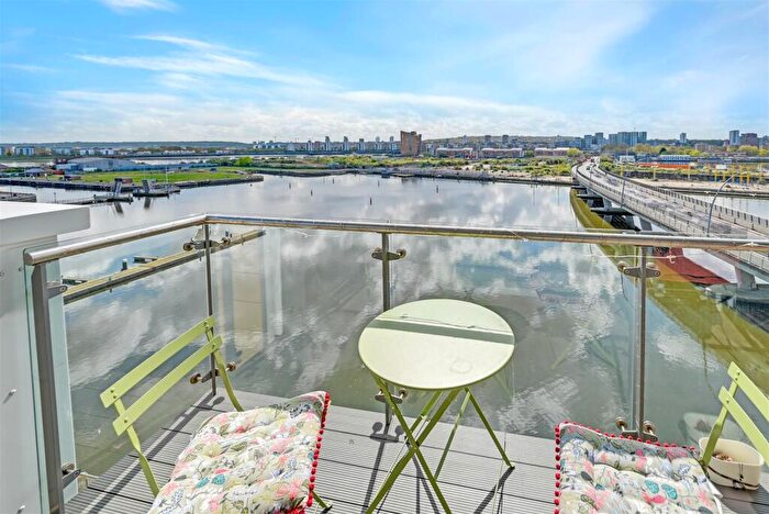 2 Bedroom Apartment To Rent In Fathom Court, Gallions Reach, E16