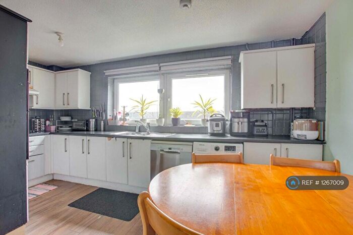 4 Bedroom Terraced House To Rent In Malmers Well Road, High Wycombe, HP13