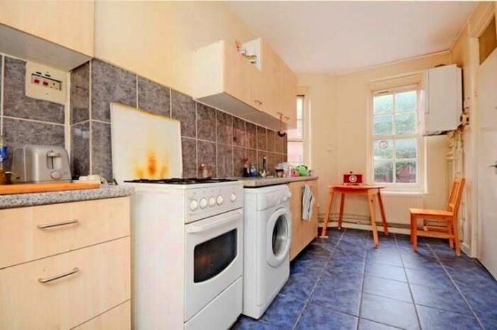 1 Bedroom Flat To Rent In Club Row, London, E2