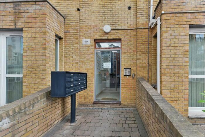 2 Bedroom Apartment To Rent In Helion Court, Westferry Road, London, E14