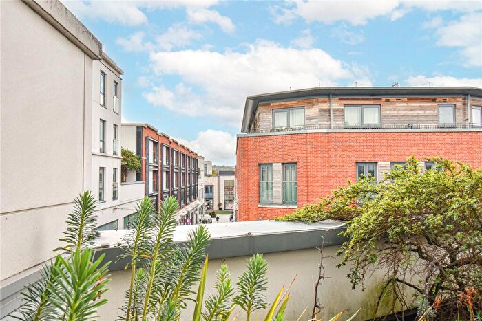 1 Bedroom Apartment For Sale In Park Way, Newbury, Berkshire, RG14