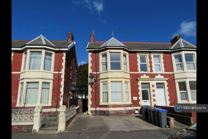 2 Bedroom Flat To Rent In Burlington Road, Blackpool, FY4