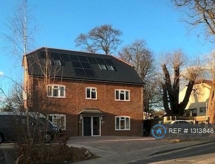 1 Bedroom Flat To Rent In Greenhill, High Wycombe, HP13