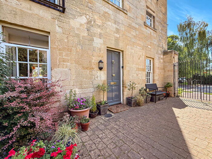 3 Bedroom Flat For Sale In St. Georges Court, Semington, Trowbridge, BA14