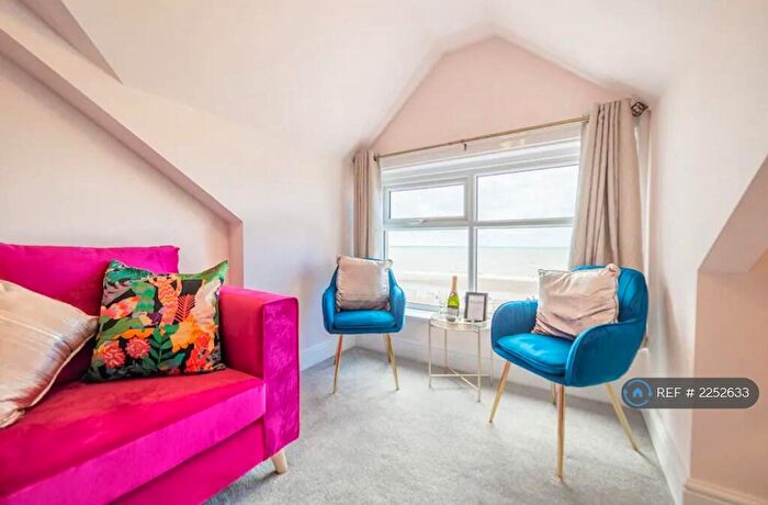 2 Bedroom Flat To Rent In South Promenade, Thornton-Cleveleys, FY5