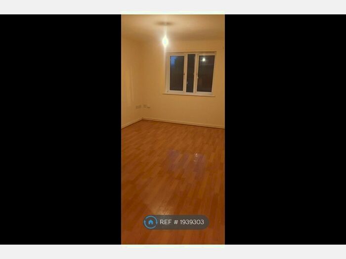 2 Bedroom Flat To Rent In High Street, Walsall, WS3