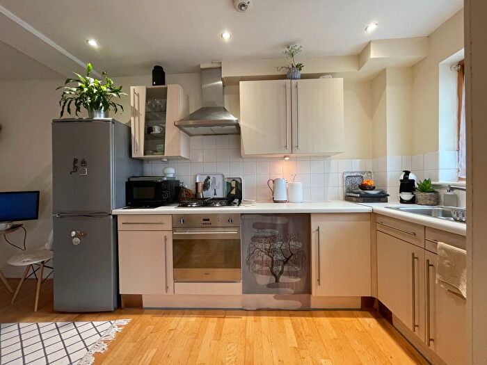 2 Bedroom Flat To Rent In Eltham Road, Eltham, SE9