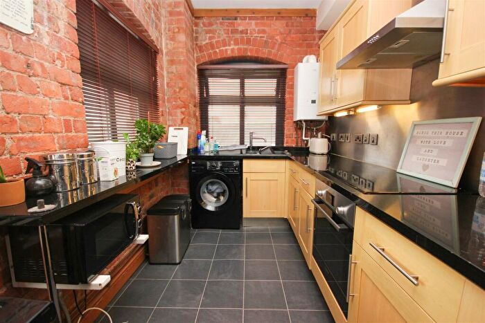 2 Bedroom Apartment For Sale In York Road, Rushden, NN10