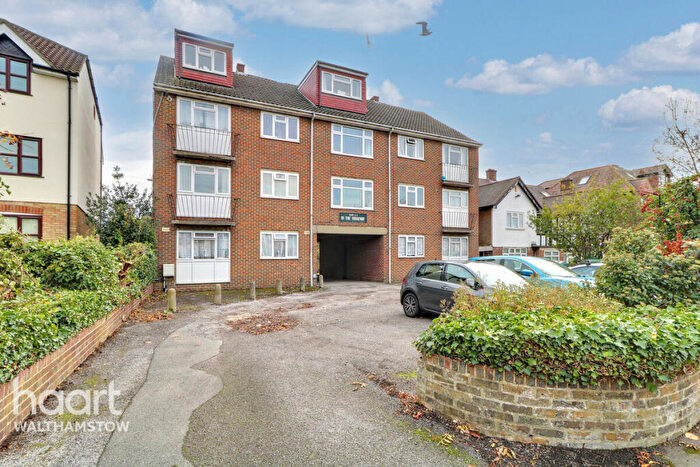 2 Bedroom Maisonette For Sale In The Ridgeway, Chingford, E4