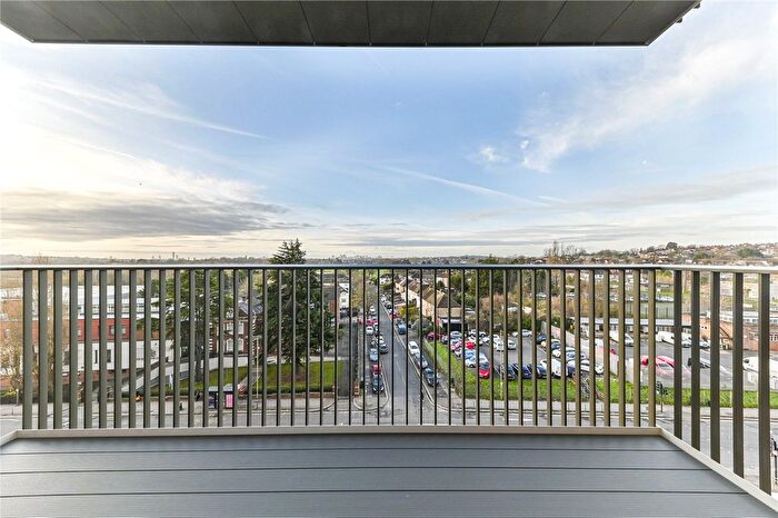 2 Bedroom Flat To Rent In Bower House, Hendon, NW9