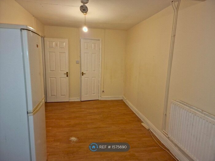 1 Bedroom Flat To Rent In Aldworth Close, Reading, RG30