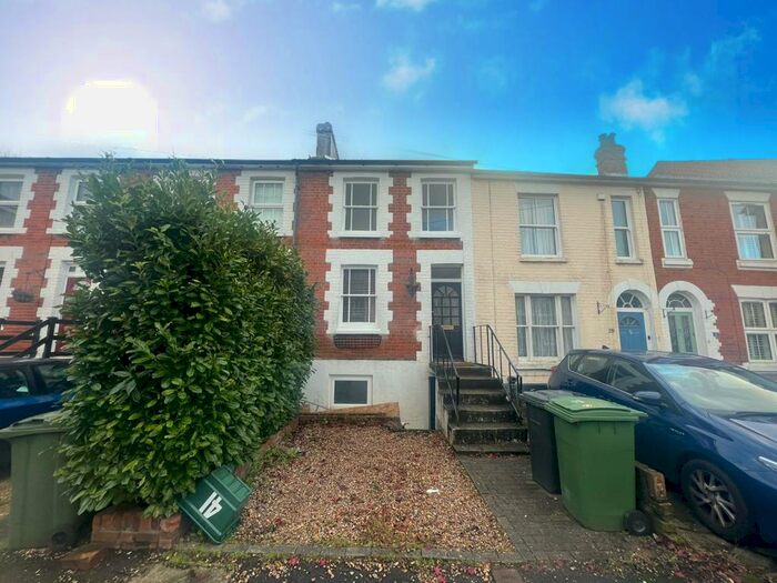 2 Bedroom House To Rent In Southern Road, Basingstoke, RG21