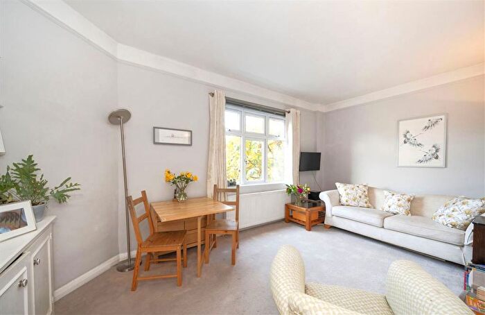 1 Bedroom Flat For Sale In Bramcote Road, Putney, SW15