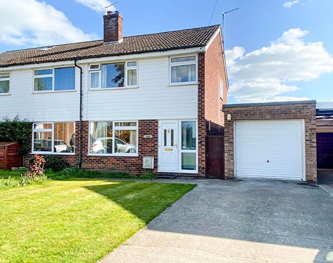3 Bedroom Semi Detached House For Sale In Paddock Way, Sawston, Cambridge, CB22