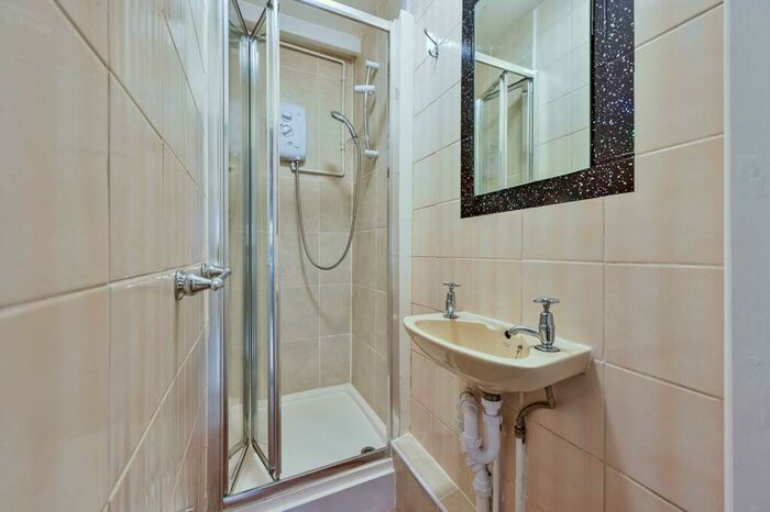 Studio To Rent In Hackney Road, Hackney, London, E2