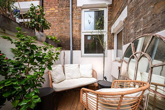 2 Bedroom Flat For Sale In Pearman Street, Waterloo, London, SE1