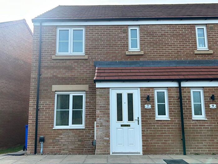 3 Bedroom Terraced House To Rent In Senior Drive, Cayton, YO11
