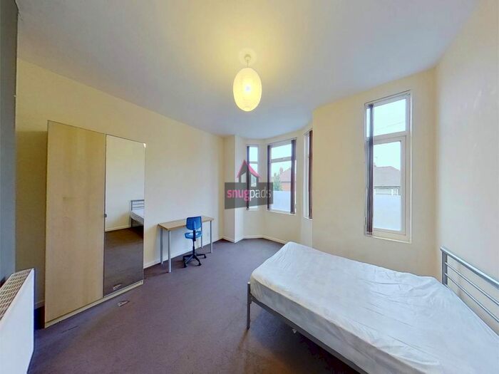 8 Bedroom Property To Rent In Weaste Lane, Salford, Manchester, M5