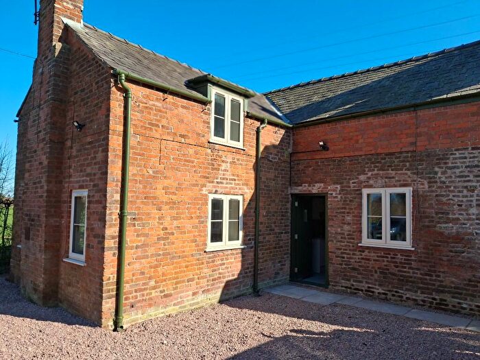 2 Bedroom Detached House To Rent In Sontley, LL13