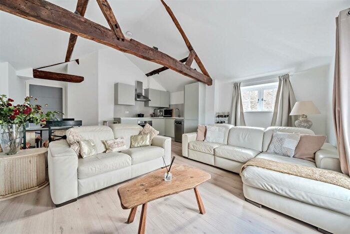 2 Bedroom Apartment To Rent In Bank Street, Bishops Waltham, SO32