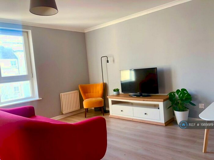 2 Bedroom Flat To Rent In Bethlehem Way, Edinburgh, EH7