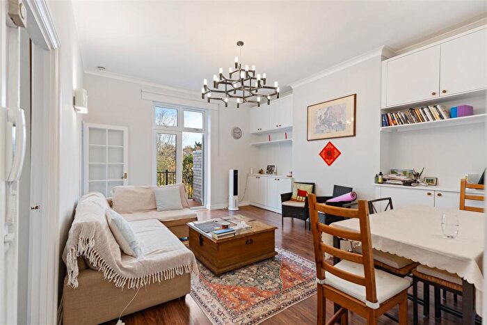 1 Bedroom Flat To Rent In The Avenue, Queens Park, NW6