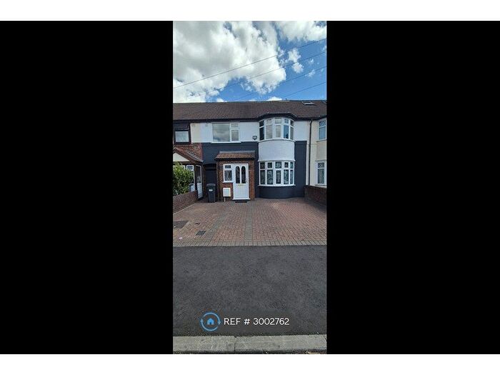 3 Bedroom Terraced House To Rent In Berkeley Avenue, Hounslow, TW4