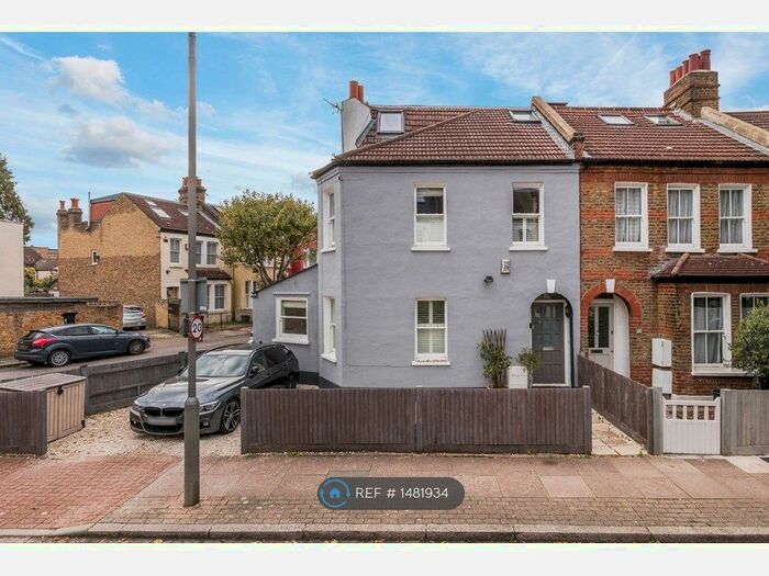 3 Bedroom Semi-Detached House To Rent In Bickersteth Road, London, SW17