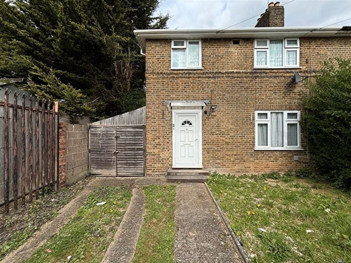 3 Bedroom Semi-Detached House To Rent In Yew Avenue, Yiewsley, West Drayton, UB7