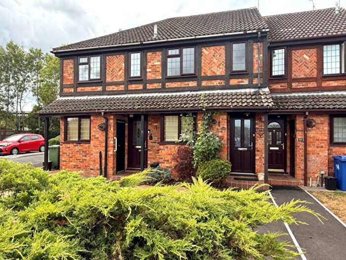 2 Bedroom Maisonette For Sale In Daventry Court, Bracknell, RG42