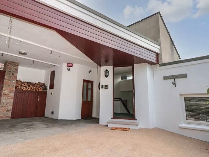 4 Bedroom Property To Rent In Church Hill, Dartmouth, TQ6