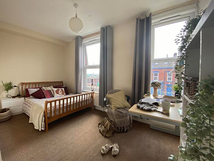 7 Bedroom House To Rent In Brudenell Mount, Leeds, LS6