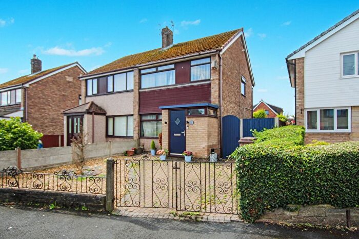 3 Bedroom Semi-Detached House For Sale In Sherdley Park Drive, St. Helens, WA9