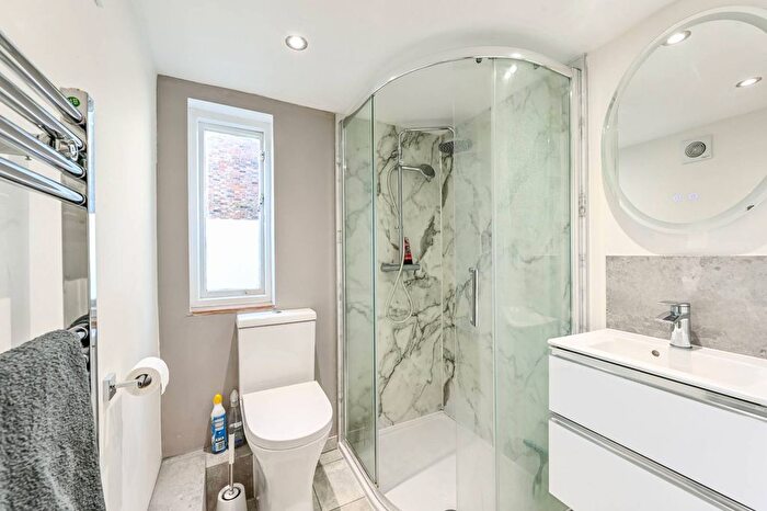 1 Bedroom Flat To Rent In St Peters Street, Angel, London, N1
