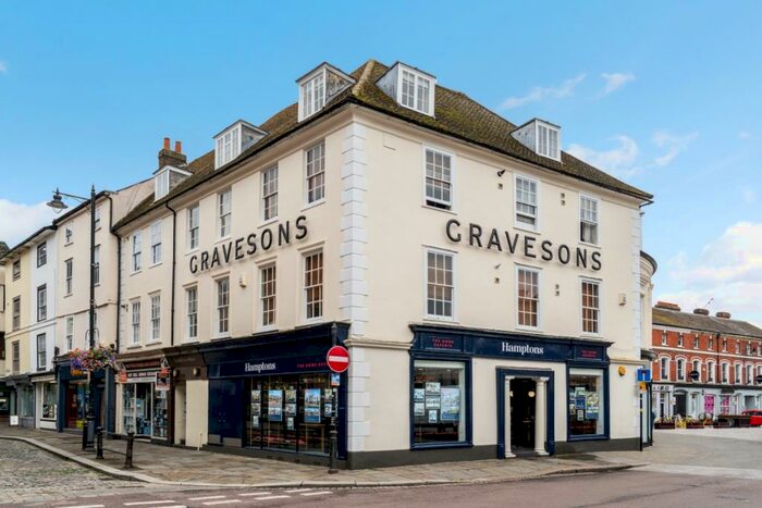 2 Bedroom Apartment To Rent In Market Place Hertford, SG14