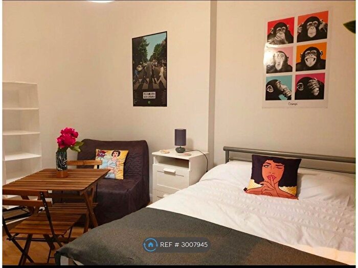 Studio To Rent In London, London, N4