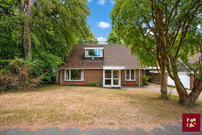 3 Bedroom Detached House For Sale In Heathermount Drive, Crowthorne, RG45
