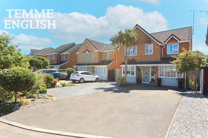 4 Bedroom Detached House For Sale In Frerichs Close, Wickford, SS12