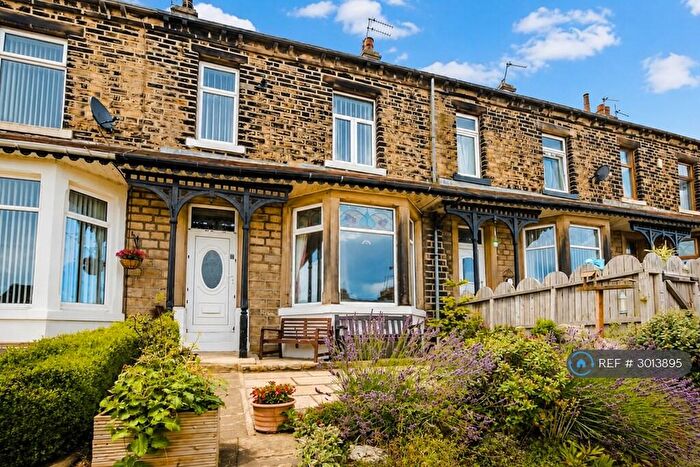 4 Bedroom Terraced House To Rent In Hollins Bank, Sowerby Bridge, HX6