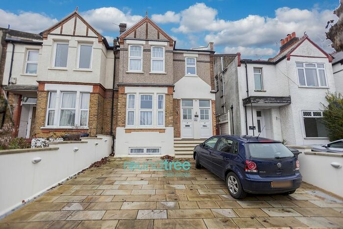 3 Bedroom Flat To Rent In Sunny Gardens Road, Hendon, NW4